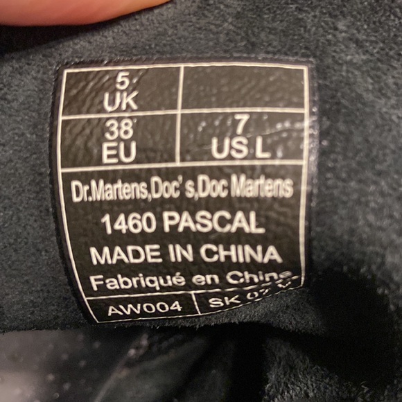 Dr.Martens AirWaiz Women’s Boots size 7 BNWOT see all photos color black - Picture 10 of 16